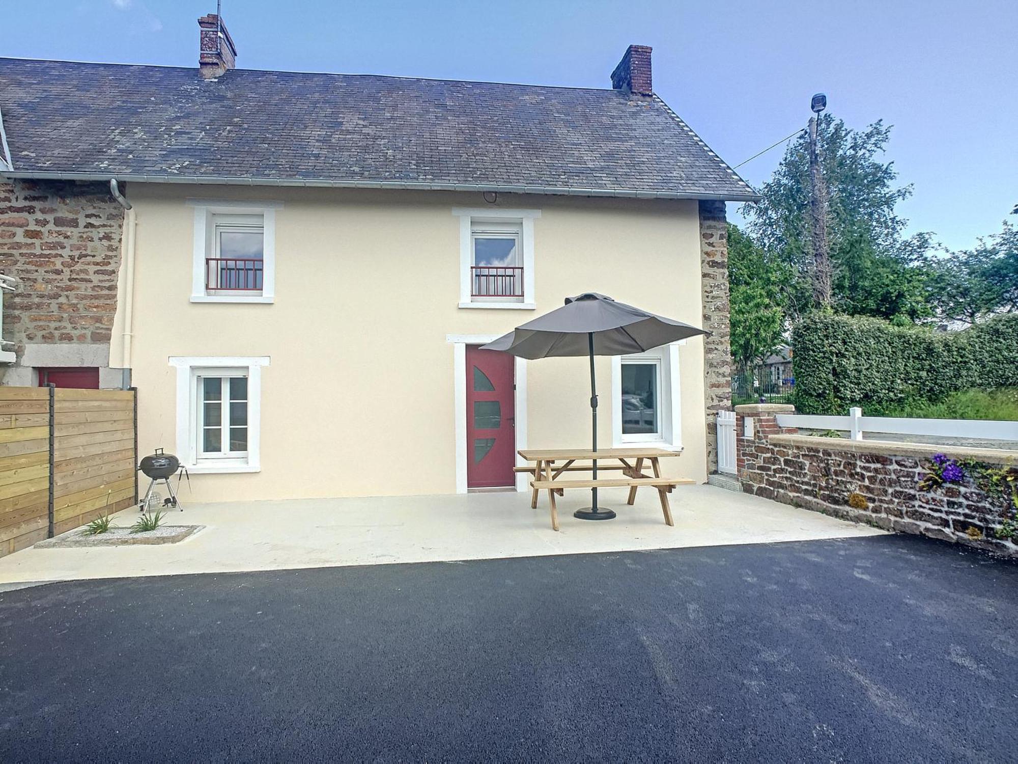 Petite Maison Proche Centre Ville Brehal Exterior photo